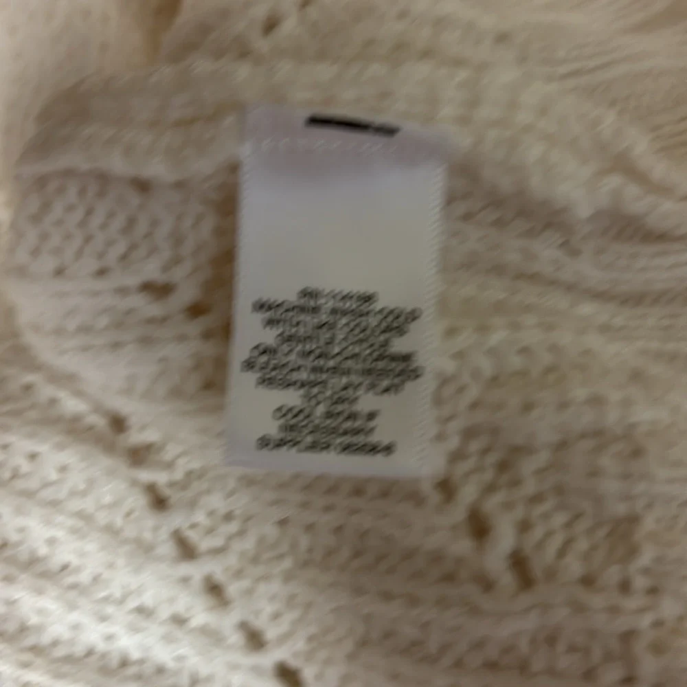 Liz Claiborne size Med winter white - Picture 7 of 7